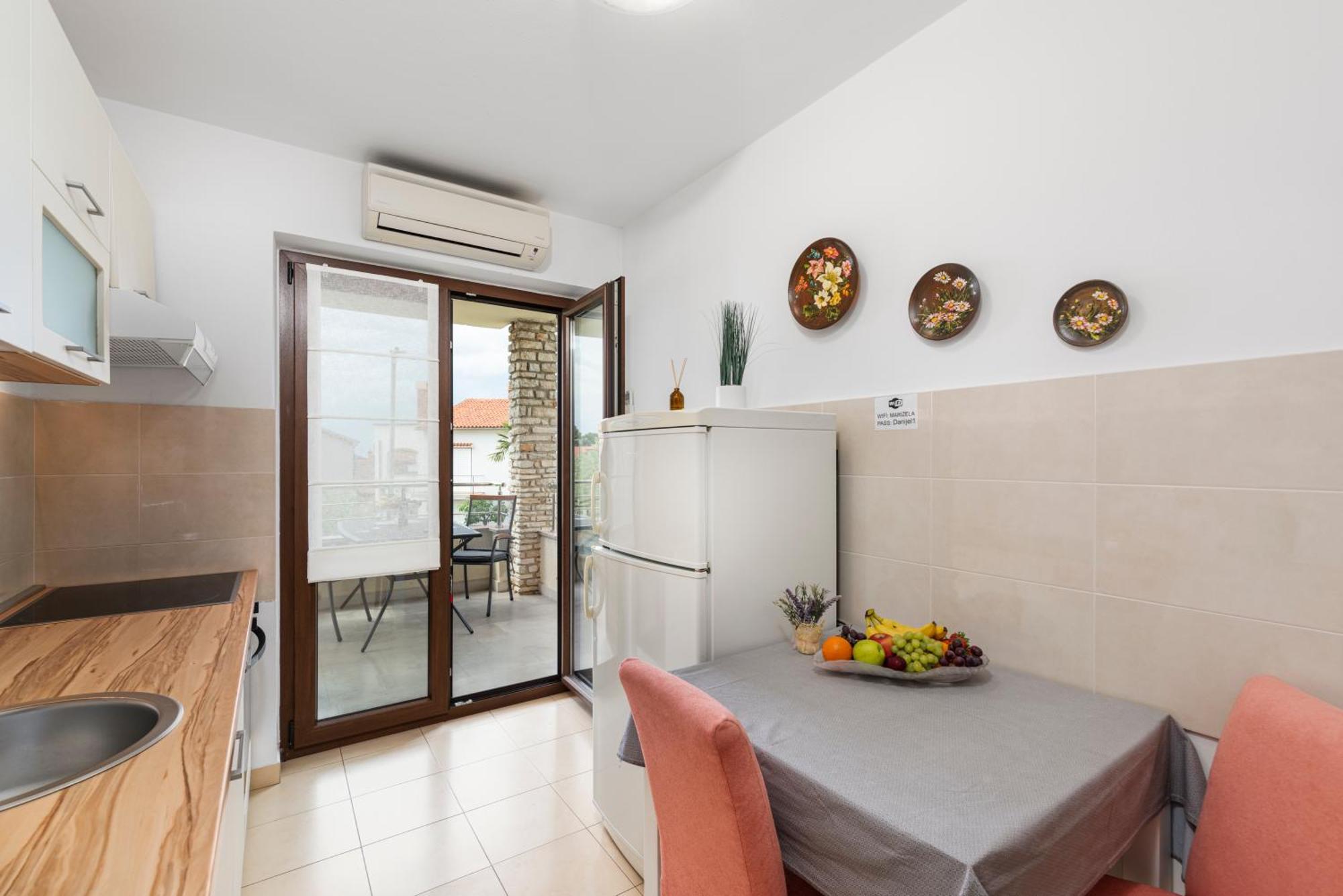 Apartments Marizela Porec Exterior photo