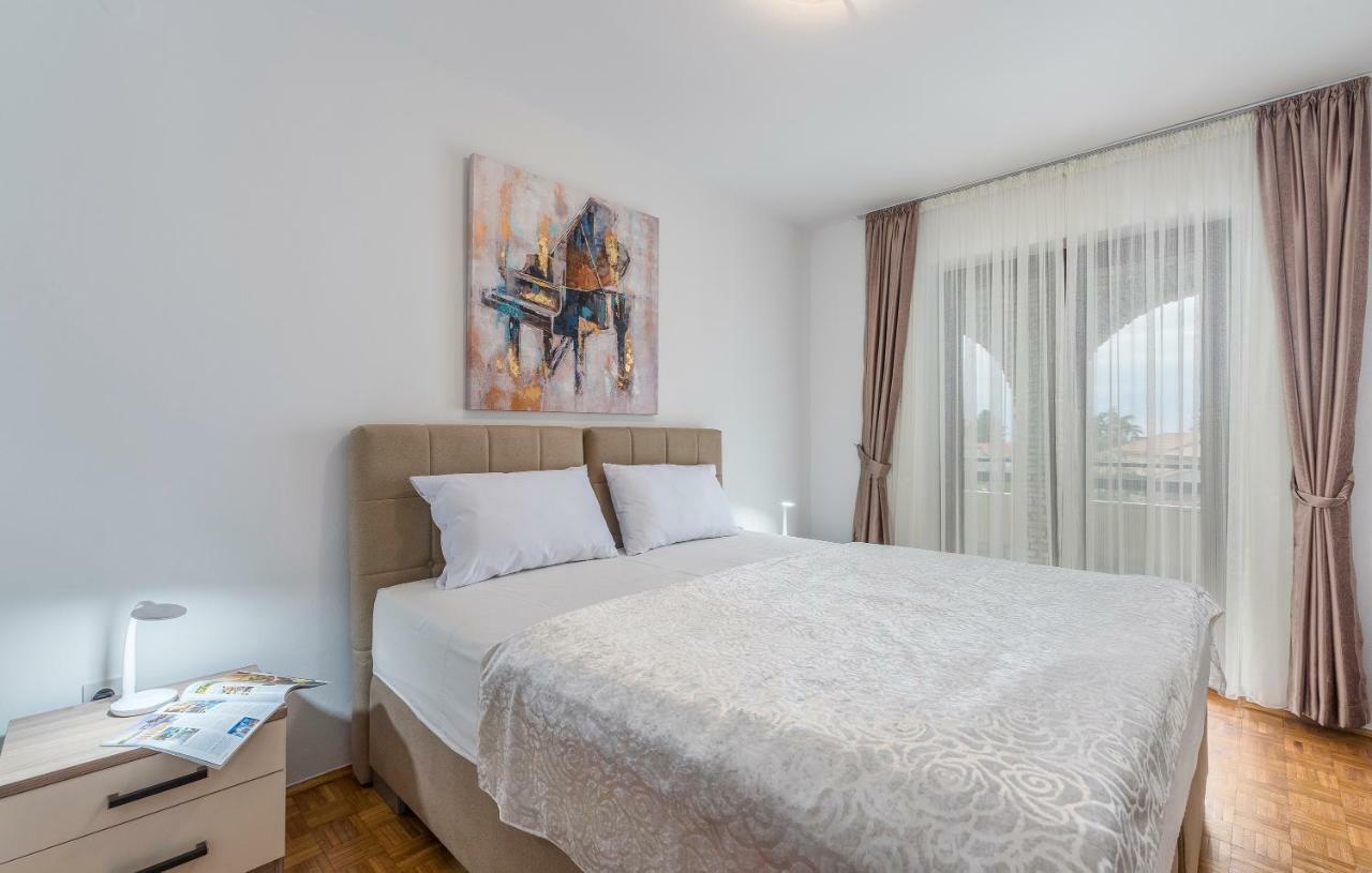 Apartments Marizela Porec Exterior photo